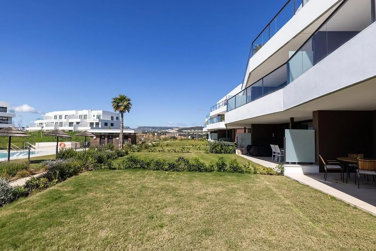 Peaceful Apartment With Views And Garden Estepona İspanya